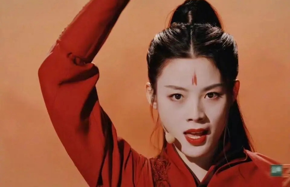 《浪姐(jiě)5》陳麗(lì)君出圈，《慶餘年(nián)》作(zuò)者都(dōu)想讓她(tā)演男(nán)主，長(cháng)相(xiàng)絕美(měi)網友(yǒu)都(dōu)支持